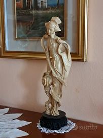 statue in resina