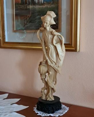 statue in resina