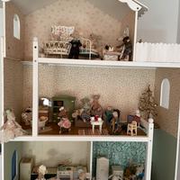 Splendida casa per le bambole