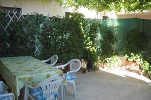 3 camere,2 bagni,posti auto:26/7-2/8;16-30 ago