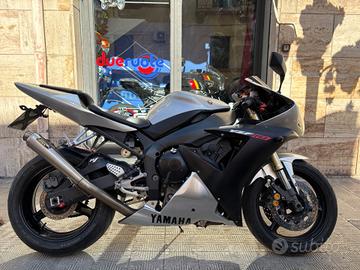 Yamaha YZF R1 - 2006
