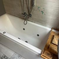 Vasca idrimassaggio jacuzzi