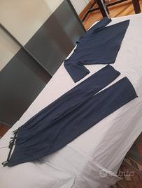 completo T-shirt  e pantaloni