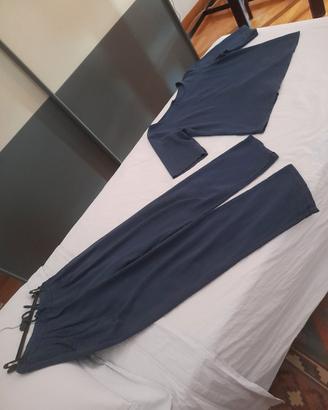 completo T-shirt  e pantaloni