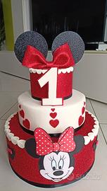 torta scenografica di Minnie rossa