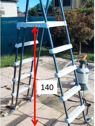 Scaletta per piscina esterna