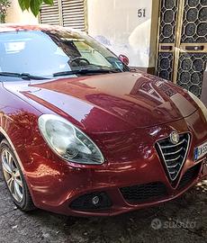 si vende Alfa Giulietta 1600td