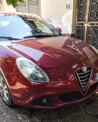 si vende Alfa Giulietta 1600td