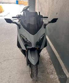 Specchietti rizoma Tmax 560 2026