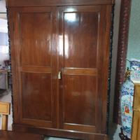 Armadio dell'800 adattato a stipone