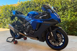 Yamaha r1 550 km