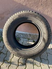 Michelin Agilis Camping 215 70 15 CP