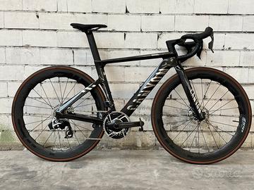 Canyon aeroad cfr axs 2025 xs