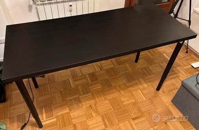 Tavolo scrivania Ikea nera 150x60