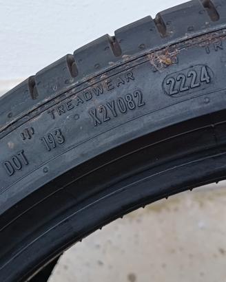 pneumatico 225 40 19 93y