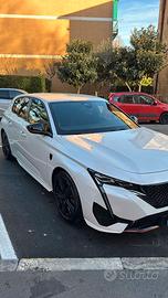 Peugeot 308 Hybrid 225 GT Pack.