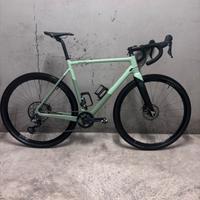 Bici gravel carbonio bianchi impulso pro grx