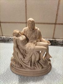 Statua Pietà R. Leoni 