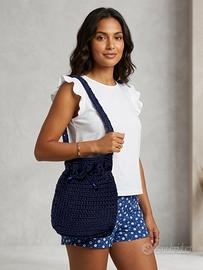 Borsa a secchiello crochet in fettuccia blu
