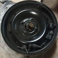4 cerchi e copricerchi diametro R13 - 4 fori