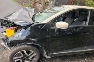 Renault capture 2016 1.5dci incidentata