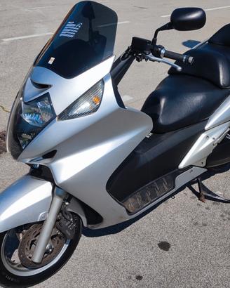 Honda silverwing 600