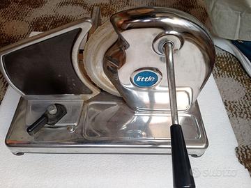 Affettatrice manuale in buono stato