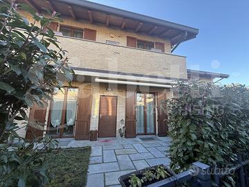 Villa o villino Albese con Cassano