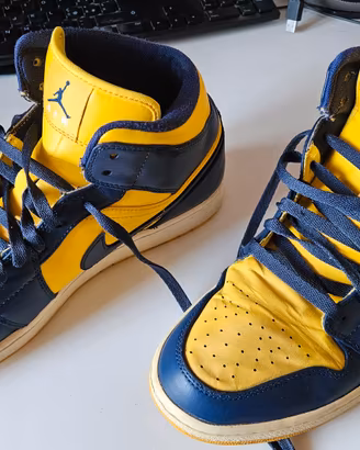 Nike Jordan 1 Mid Michigan gialle e blu – EU 46