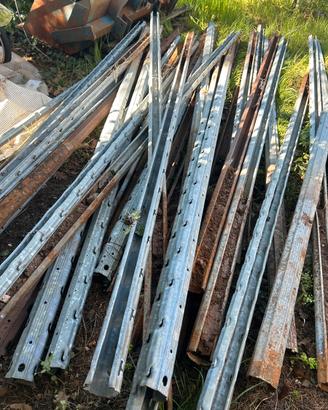 Pali zincati per viticoltura
