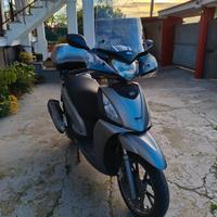 Kymco People GTI 300