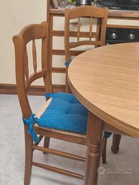 Tavolo rotondo e 4 sedie