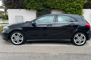 MERCEDES CLASSE A 180D 2015 PREMIUM