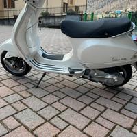 Vendesi vespa 125 LX