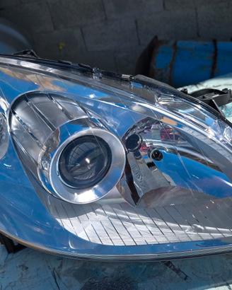 Faro Mercedes 