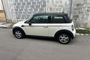 Mini Cooper benzina 1600 del 2013 rivedere motore