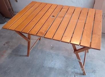 TAVOLINO IN LEGNO DA GIARDINO.