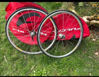 Coppia cerchi MAVIC per bicicletta da corsa