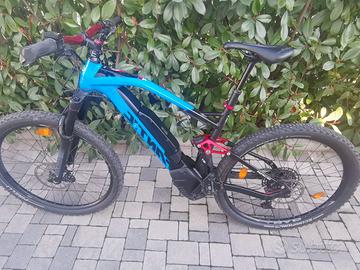 e-bike Fantic XTF 1.5 race blu