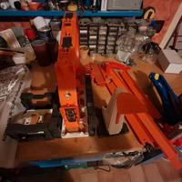 parti di pista Hot Wheels più macchinina inclusa 