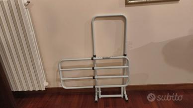 Sponda letto universale per anziani e disabili