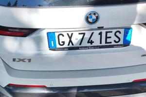 BMW ix1 pronta consegna