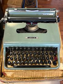 Macchina da Scrivere Olivetti Lettera 22 Vintage