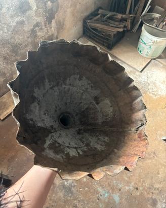 Antica Tramoggia / Imbuto Agricolo  in Ferro