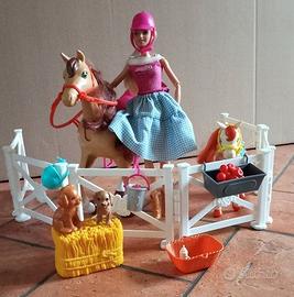 Barbie con cavallo, pony e cani