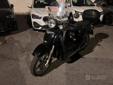 Aprilia scarabeo 200