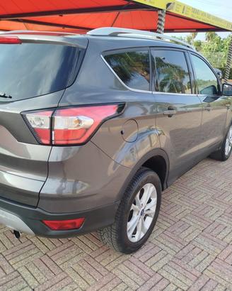 Ford Kuga 1.5 TDCI 120 CV S&S 2WD Powershift ST-Li