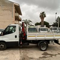 Iveco 35c15 ribaltabile e gru ferrari