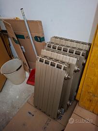 8 termosifoni in alluminio a 150 euro