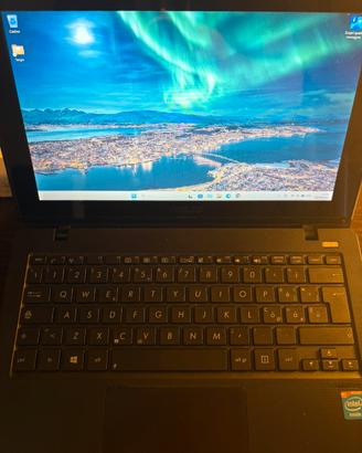 Notebook Asus 12” touchscreen win11pro